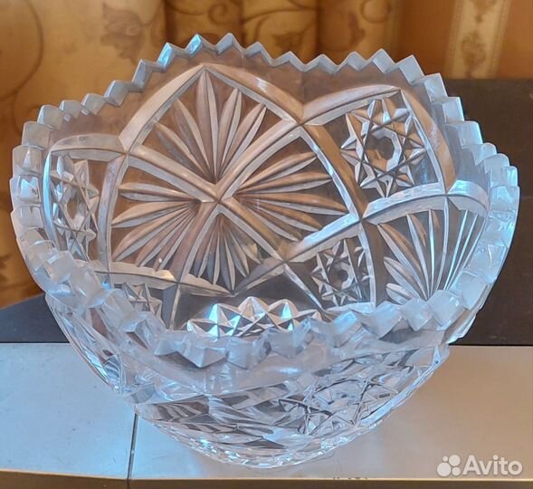 Хрустальная ваза