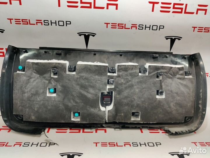 Обшивка крышки багажника Tesla Model X 2016