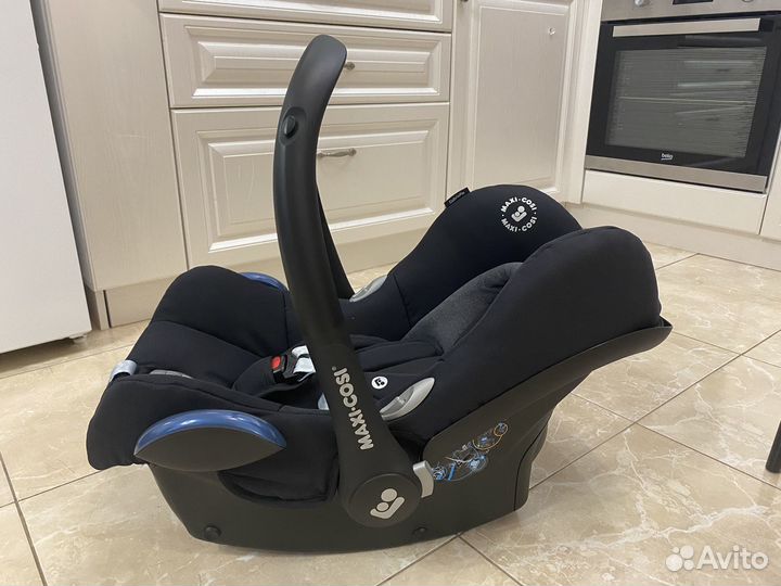 Автолюлька maxi cosi cabrio fix
