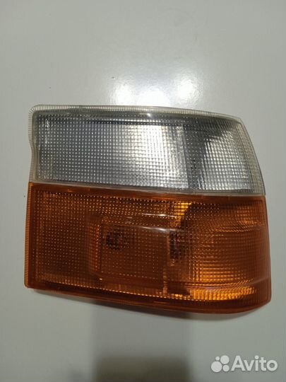 Фонарь правый передний, на Toyota Hi Ace 1994