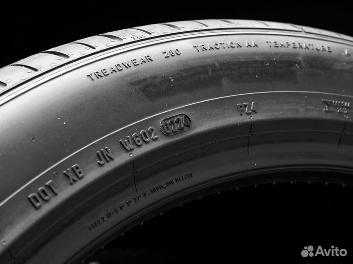 Pirelli P Zero PZ4 285/40 R22 и 325/35 R22