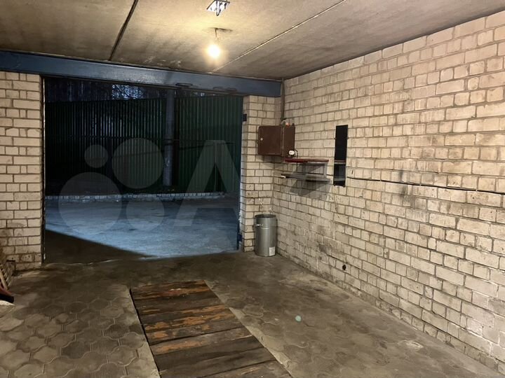 Гараж, > 30 м²