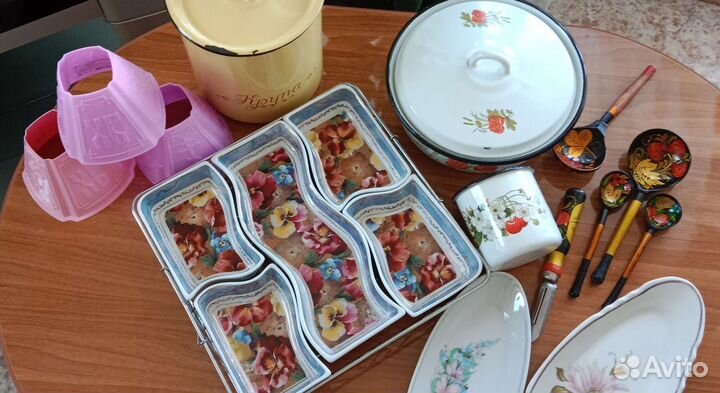 Посуда разная, ложки деревянные