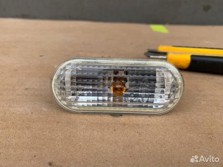 Повторитель поворота в крыло передний Ford Fusion