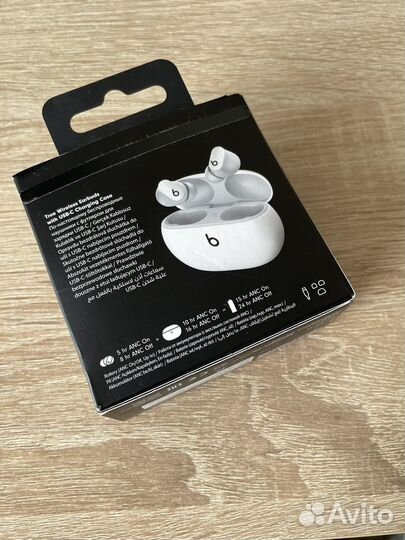 Беспроводные наушники Beats Studio Buds