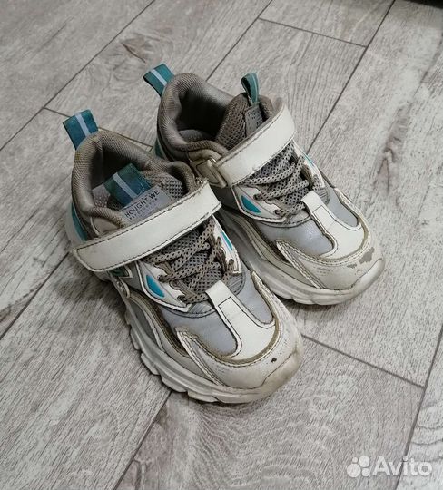 Кроссовки и слипоны