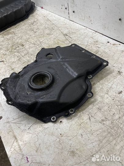 Крышка двигателя передняя CAW VW Passat CC B6