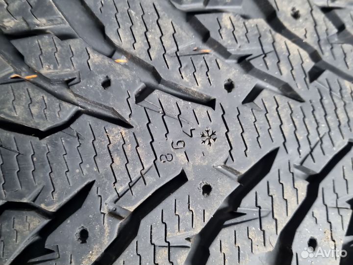 Nokian Tyres Hakkapeliitta 9 SUV 295/40 R21 111T