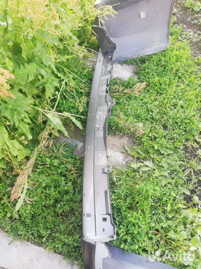 Бампер задний оригинал для Тайота Ленд Крузер 200