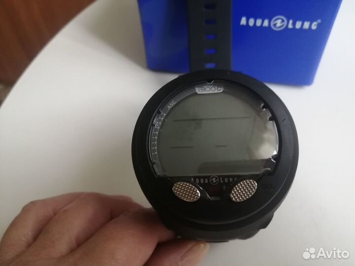 Компьютер и фонари для дайвинга