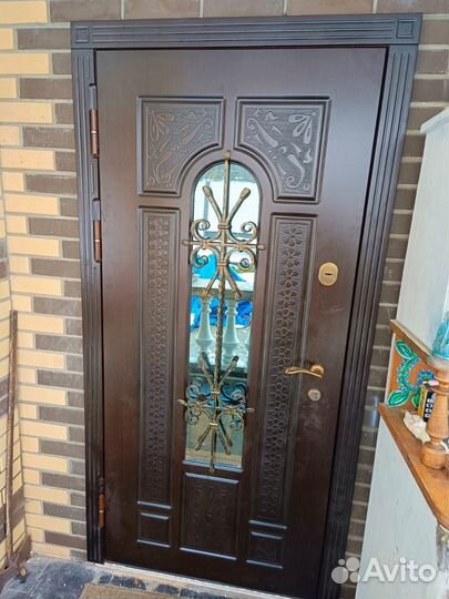 Дверь подъездная