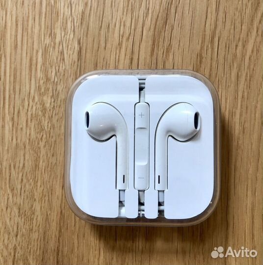 Apple Ear Pods и ремни силикон для Apple Watch 42