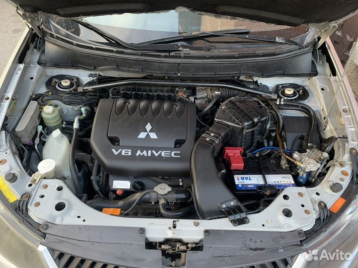 Mitsubishi Outlander 3.0 AT, 2008, 284 000 км