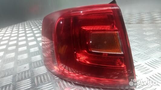 Фонарь задний левый volkswagen jetta 6 (KNK20MX01)