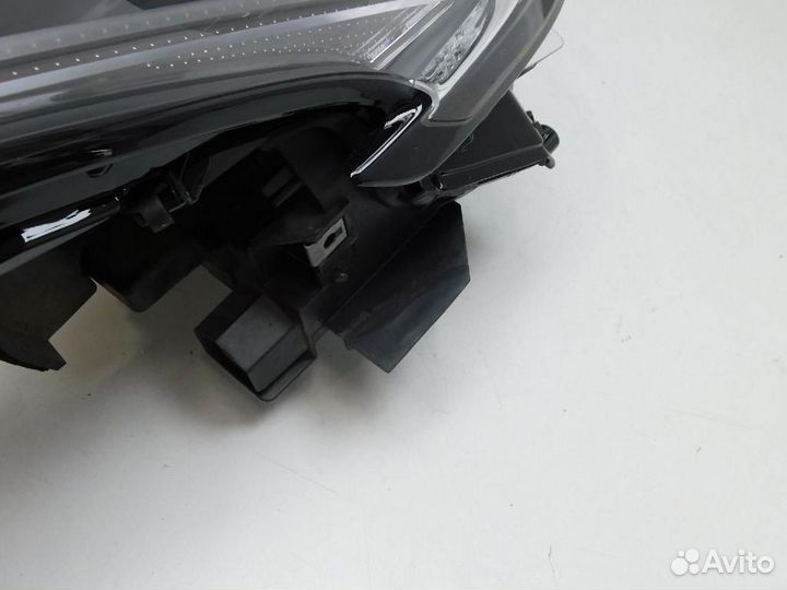 Фара правая Lexus LX570