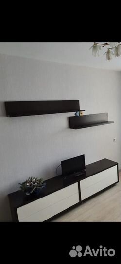 Тумба под телевизор белая глянец