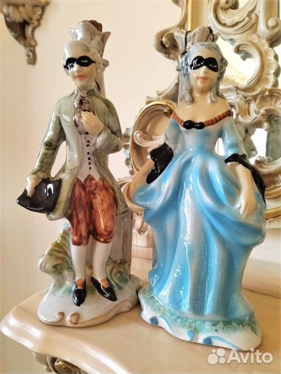 Коллекционные фарфоровые бутылки – статуэтки Итали