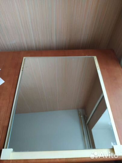 Зеркало настенное