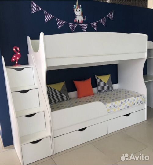 Двухъярусная кровать детская с бортиками