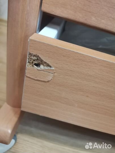 Детская кроватка с маятником и ящиком