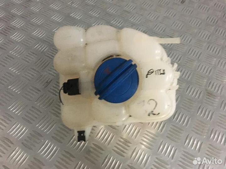 Бачок расширительный Volkswagen Touareg 7P0121407B