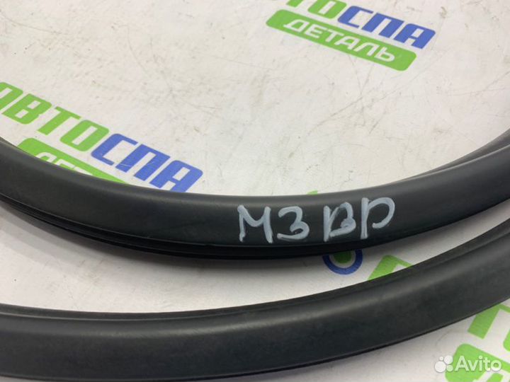 Уплотнитель кузова двери передний Mazda 3Bp