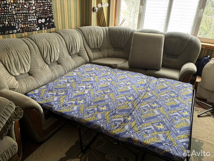 Большой угловой диван