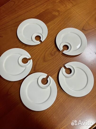 Тарелка фуршетная с выемкой для бокала