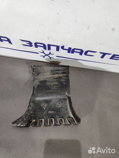 Воздуховод салона левый Ford Focus 3