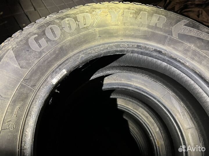 Goodyear Ultragrip Ice Arctic 235/70 R16 106T