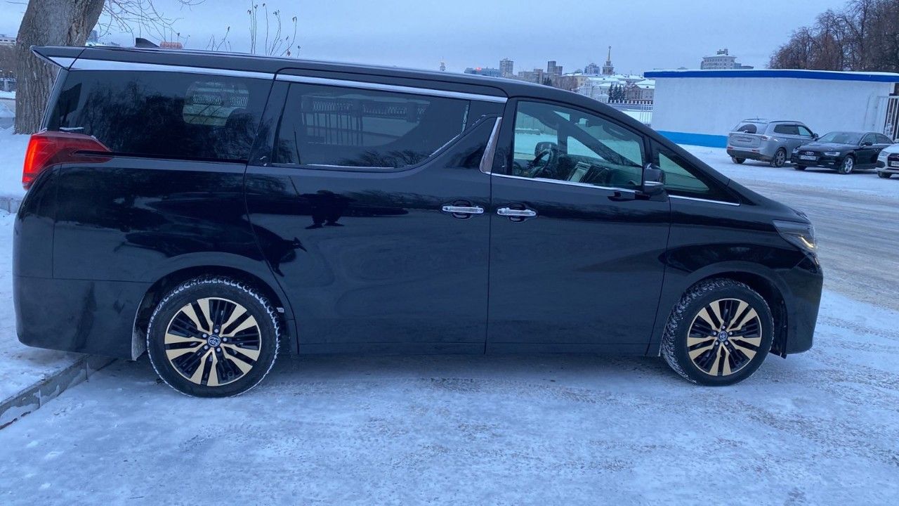Toyota Alphard: фото владельца