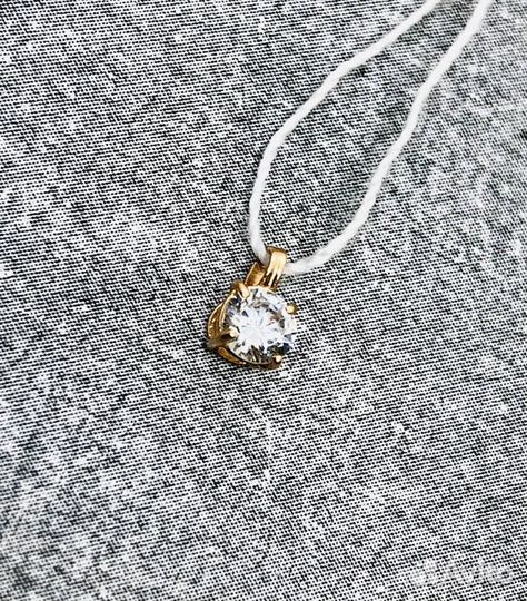 Золотая подвеска с фианитом