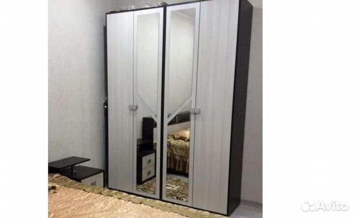 Шкаф 1,6м с зеркалом