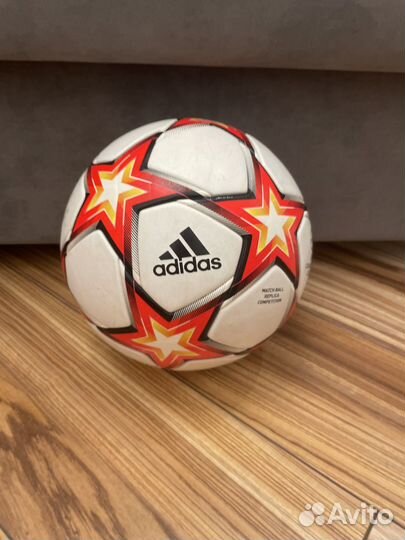 Футбольный мяч adidas лига чемпионов