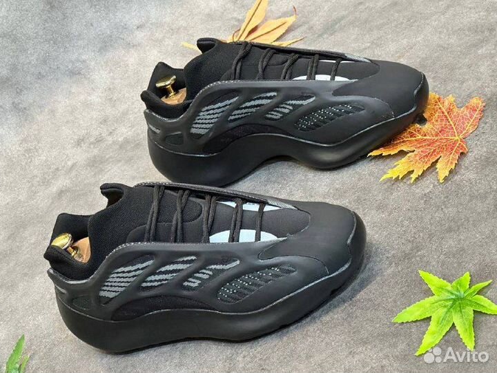 Adidas yeezy boost 700 черные разм. 42