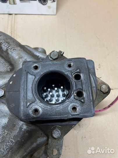 Коллектор впускной Audi 80 B3 1.8 PM 1991 г