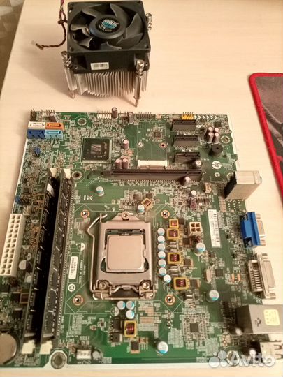 Материнская плата с процессором и памятью