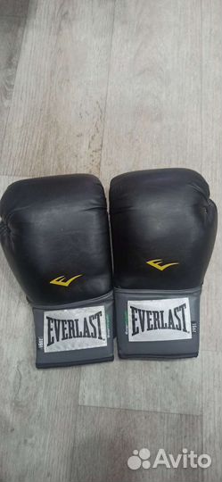 Боксерские перчатки 16 OZ