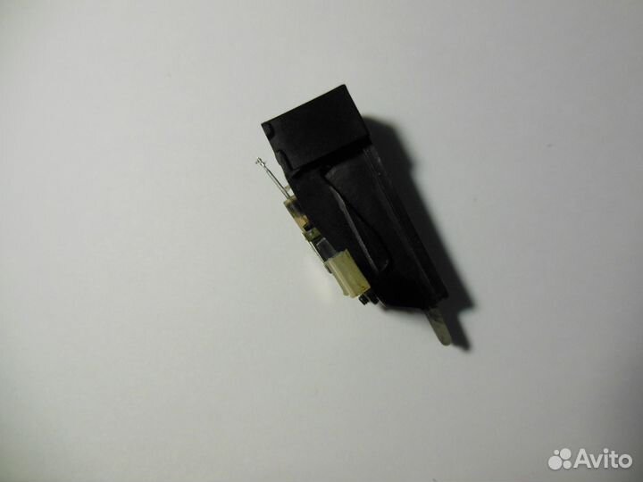 Головка звукоснимателя гзку 631, 301 б/у с иглой