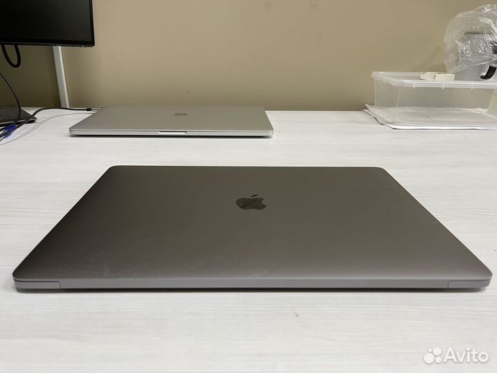 Macbook Pro 15 2017 i7 16GB RAM 256GB SSD