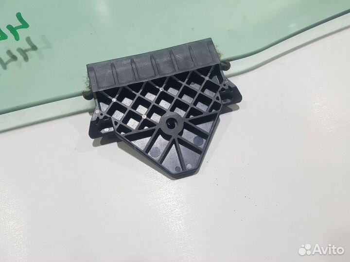 Стекло двери передней правой ауди а8 audi s8