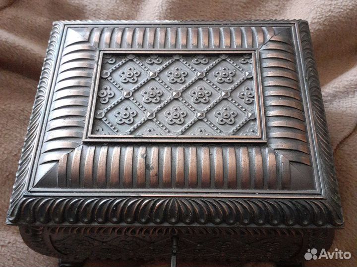 Сундук.Ларец-шкатулка