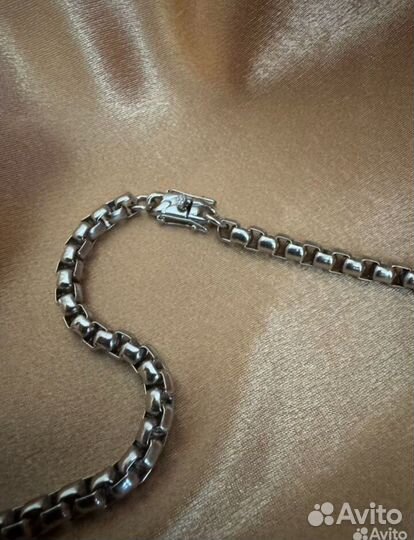 Крест на цепи