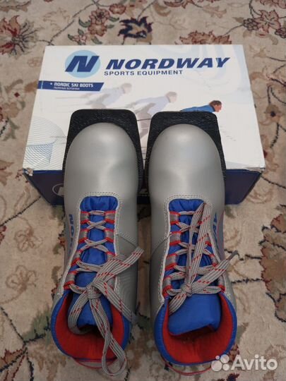 Лыжи и ботинки детские