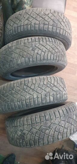 Nitto Therma Spike 225/60 R17 103T