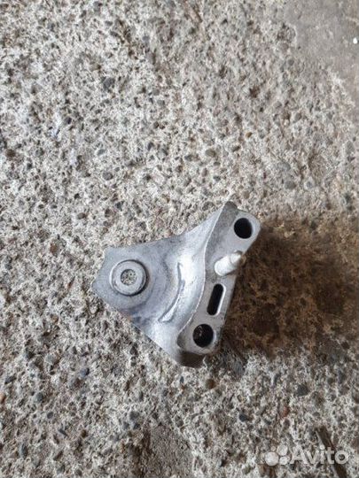 Кронштейн двигателя правый Toyota Avensis 1azfse