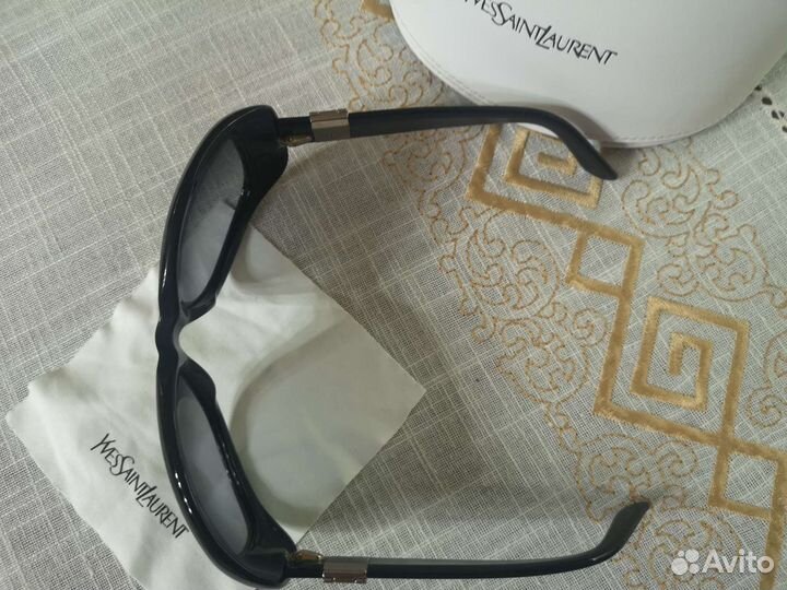 Солнцезащитные очки женские брендовые