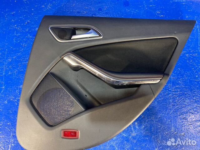 Обшивка двери задняя правая Mercedes-Benz