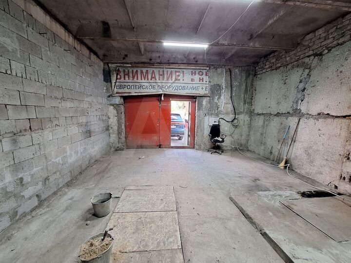 Гараж, > 30 м²