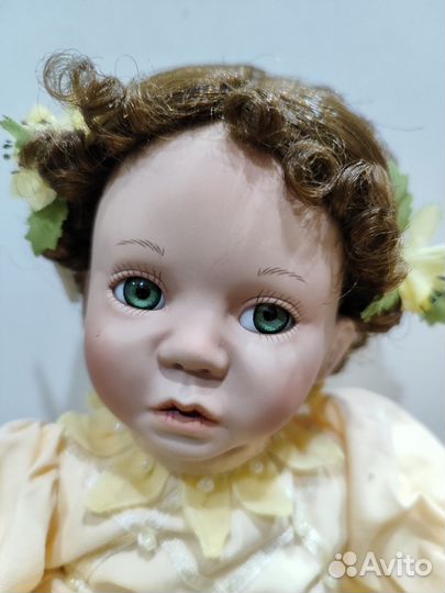 Кукла фарфоровая коллекционная